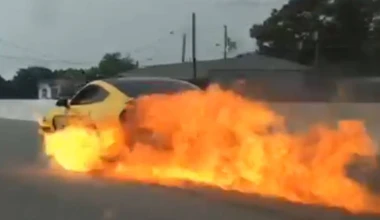 Στις φλόγες Ford Mustang GT350