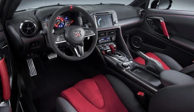 Το νέο Nissan 2017 GT-R Nismo «στον δρόμο»