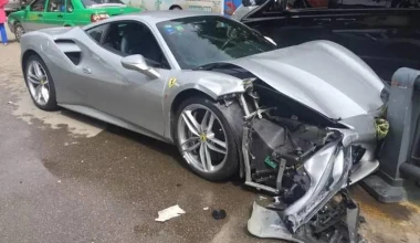 Μια Ferrari 488 GTB τρακάρει άλλη… 488 GTB