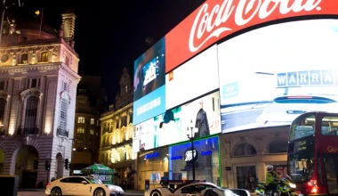 Αγωνιστική Porsche στους δρόμους του Λονδίνου