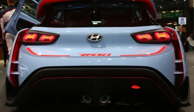 Hyundai RN30 κοιτώντας στα μάτια το Focus RS