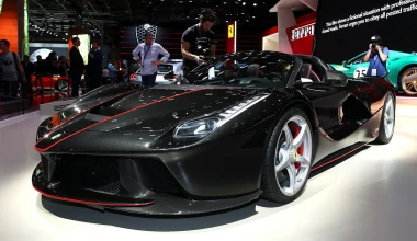 Η LaFerrari Aperta χωρίς οροφή στο Παρίσι