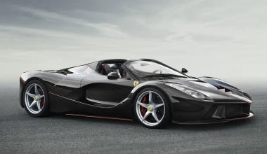 Η LaFerrari Aperta χωρίς οροφή στο Παρίσι