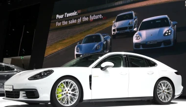 Νέα Porsche Panamera 4 E-Hybrid με 2,5 lt/100 km