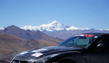 Με Nissan GT-R στο Έβερεστ