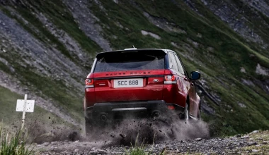 Ο Stig κάνει κατάβαση σκι με Range Rover (video)