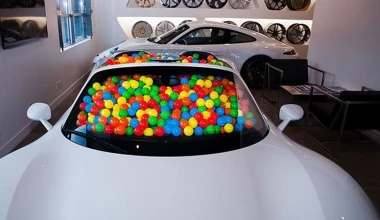 Πόσες μπάλες χωράει η Porsche 918 Spyder;