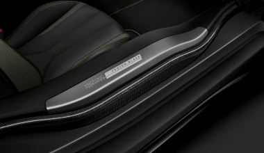 Το BMW i8 σε εντυπωσιακό κίτρινο και μαύρο