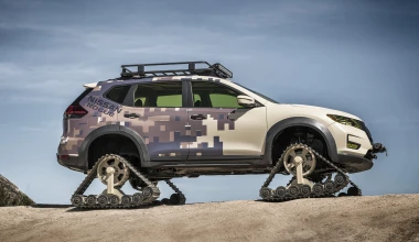 Ένα άγριο Nissan X-Trail με ερπύστριες