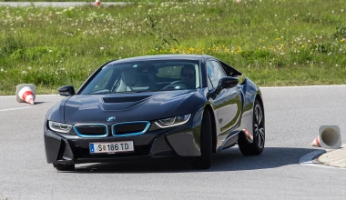 ΟΔΗΓΟΥΜΕ την υβριδική BMW 530e