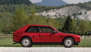 2 θρυλικά μοντέλα σε πλειστηριασμό