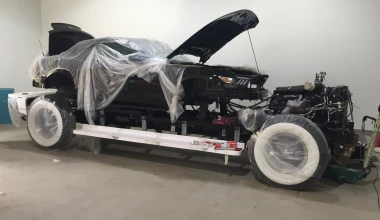 “Σκοτώνοντας” μια υπέροχη Mustang (video)