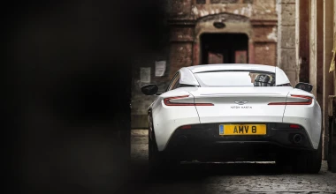 Η Aston Martin DB11 και με V8 (vid)