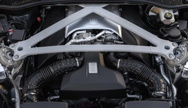 Η Aston Martin DB11 και με V8 (vid)
