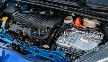 Η Toyota επενδύει στα υβριδικά