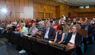 Η Toyota επενδύει στα υβριδικά