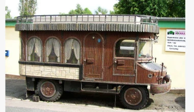 Ξύλινο Unimog τροχόσπιτο του 1961