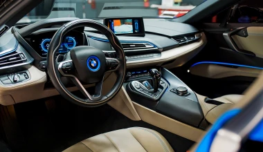 Δύο BMW τόσο διαφορετικές, αλλά και τόσο ίδιες! (video)