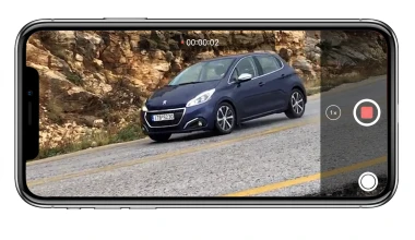 Όταν το Peugeot 208 συνάντησε το iPhone X (video)