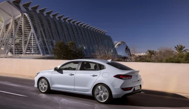 ΠΡΩΤΗ ΟΔΗΓΗΣΗ: Nέο Hyundai i30 Fastback