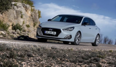 ΠΡΩΤΗ ΟΔΗΓΗΣΗ: Nέο Hyundai i30 Fastback