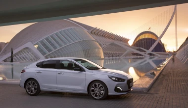 ΠΡΩΤΗ ΟΔΗΓΗΣΗ: Nέο Hyundai i30 Fastback