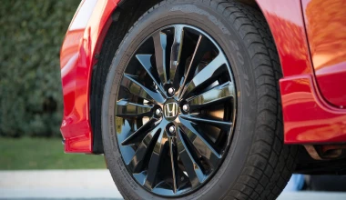 ΟΔΗΓΟΥΜΕ το νέο Honda Jazz 1.5 i-VTEC