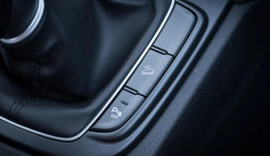 ΠΡΩΤΗ ΟΔΗΓΗΣΗ: Hyundai Kona και i20