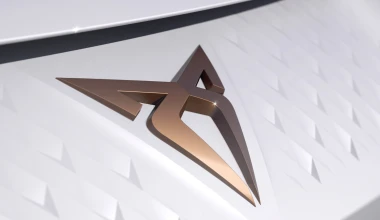 To CUPRA e-Racer πατάει πρώτη φορά πίστα