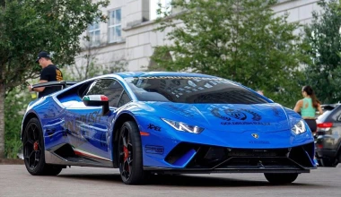 Έβλεπε τη Lamborghini του να τυλίγεται στις φλόγες