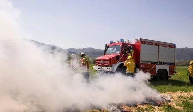 Ένα Mercedes-Benz Unimog σε ρόλο… πυροσβεστικού