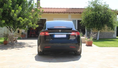 ΟΔΗΓΟΥΜΕ στην Ελλάδα το Tesla Model X