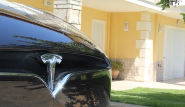 ΟΔΗΓΟΥΜΕ στην Ελλάδα το Tesla Model X