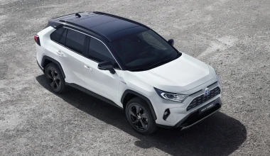 Νέο υβριδικό Toyota RAV4 στο Παρίσι