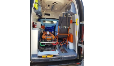 Δύο Nissan NV300 μετατράπηκαν σε ασθενοφόρα