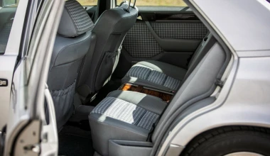 Ποιος ηθοποιός έχει 1 από τις μόλις 29 δεξιοτίμονες Mercedes 500E;