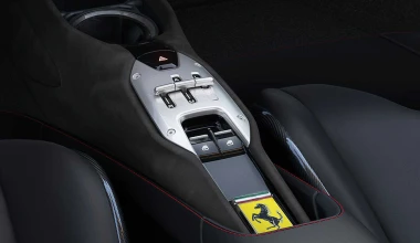 Ferrari SF90 Stradale με 1.000 «υβριδικούς» ίππους (video)
