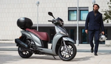 Kymco People-S 300i με σύστημα πολυμέσων Noodoe