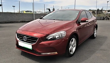 5 μεταχειρισμένα Volvo V40 από 13.800 ευρώ