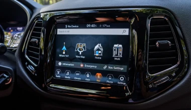 ON & OFF ROAD ΔΥΝΑΤΟΤΗΤΕΣ: Jeep Compass