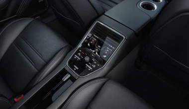 Η επετειακή Porsche Panamera με τις χρυσές λεπτομέρειες