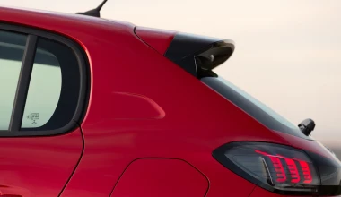 ΟΔΗΓΟΥΜΕ το νέο Peugeot 208