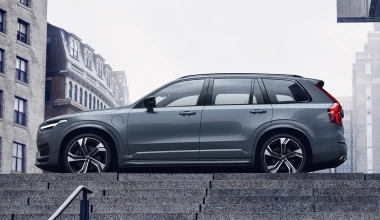 Volvo XC90 T8 Plug-in Hybrid Electric. Recharge!