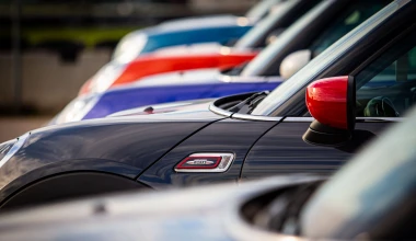 Τα MINI John Cooper Works στην πίστα των Μεγάρων