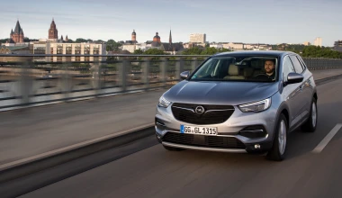 Opel Grandland X: Βενζίνη, diesel ή υβριδικό;