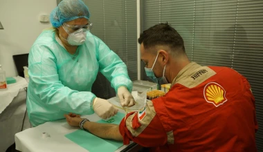 Πίσω στην εργασία τους οι εργαζόμενοι της Ferrari (video)