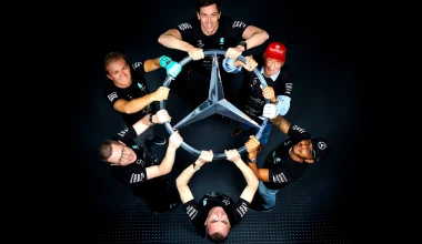 Toto Wolff: Το παιδί που μοίραζε κεριά στους δρόμους της Βιέννης σήμερα είναι ηγέτης στη Formula 1