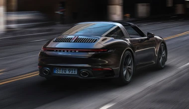 Κυρίες και κύριοι, υποδεχτείτε τη μοναδικότητα της νέας Porsche 911 Targa [video]