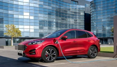 Πόσες διαφορετικές υβριδικές επιλογές έχει η γκάμα του νέου Ford Kuga;