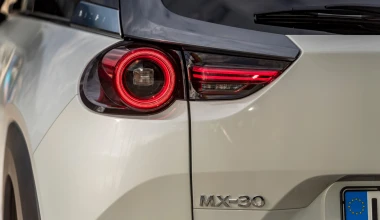 Ο λόγος που η Mazda χρησιμοποιεί μικρή μπαταρία στο MX-30
